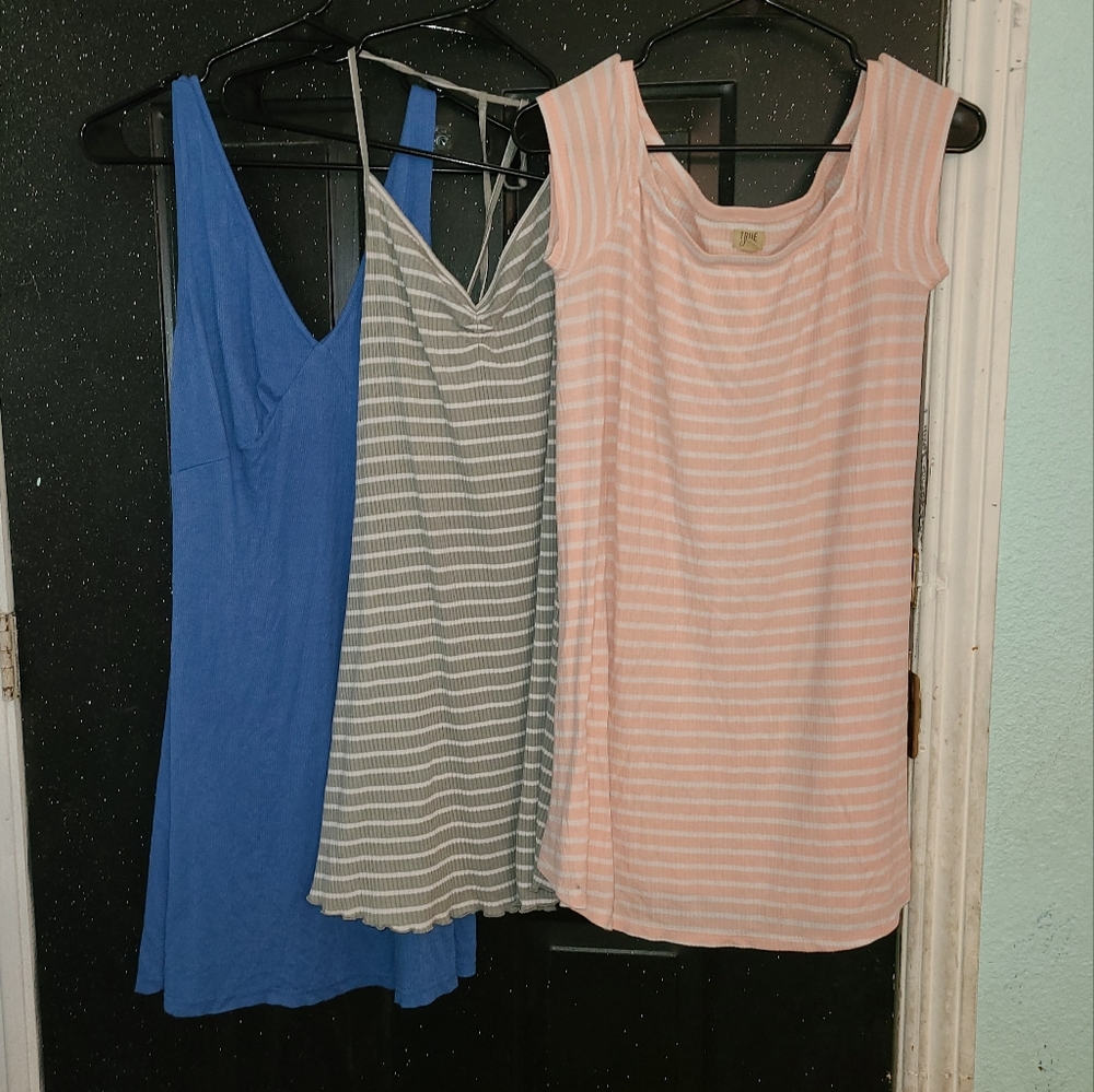 Lot of 3 dresses size L 8/10